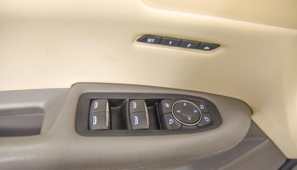 used 2017 Cadillac XT5 car, priced at $15,500