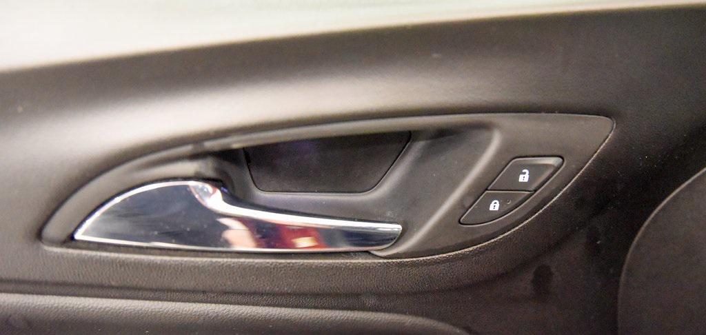 used 2020 Chevrolet Equinox car, priced at $18,000