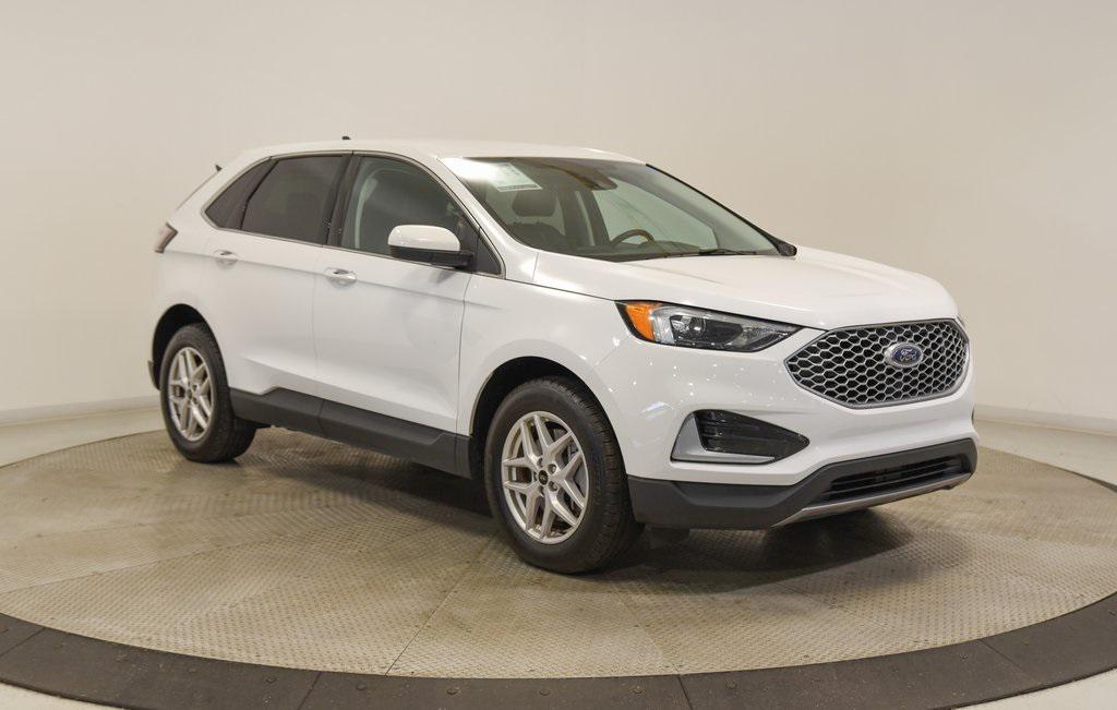 used 2024 Ford Edge car, priced at $23,000