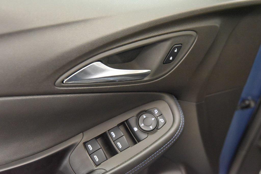 used 2025 Buick Encore GX car, priced at $25,500