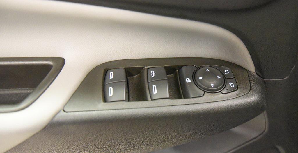 used 2023 Chevrolet Equinox car, priced at $21,995