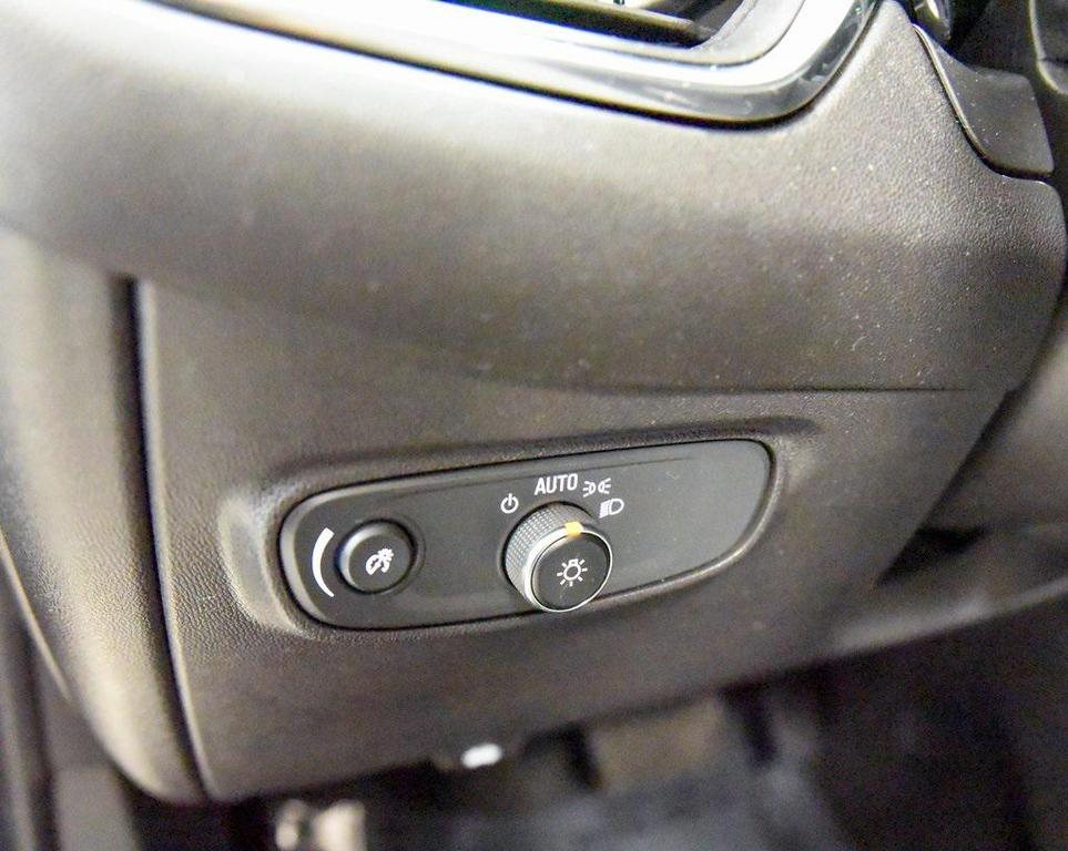 used 2023 Chevrolet Equinox car, priced at $21,995