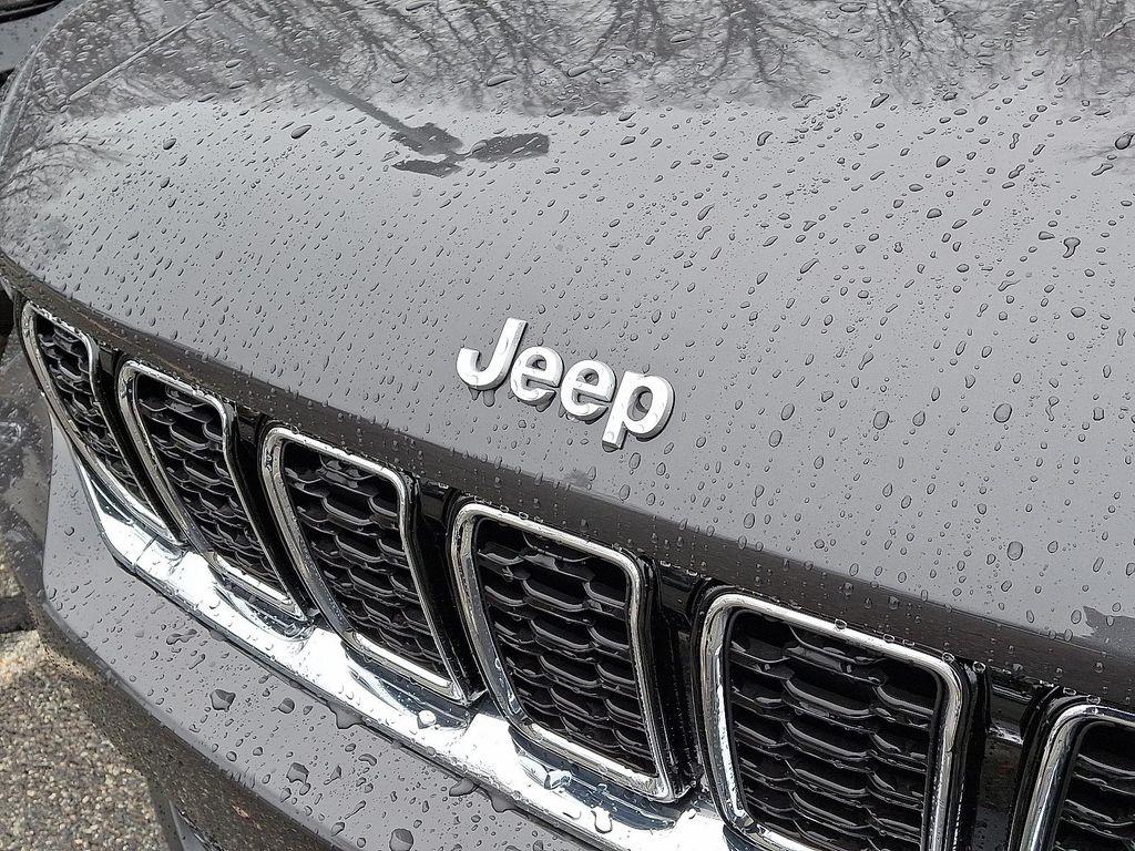 new 2025 Jeep Grand Cherokee car, priced at $47,495