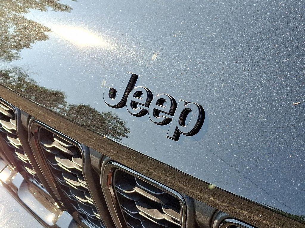 new 2025 Jeep Grand Cherokee car, priced at $46,730