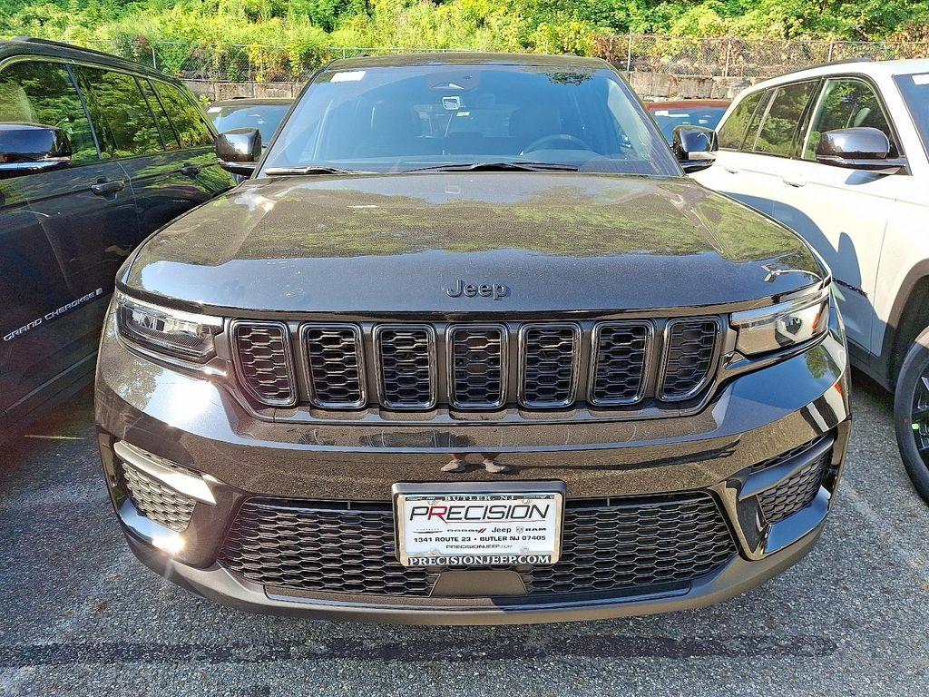 new 2025 Jeep Grand Cherokee car, priced at $46,730