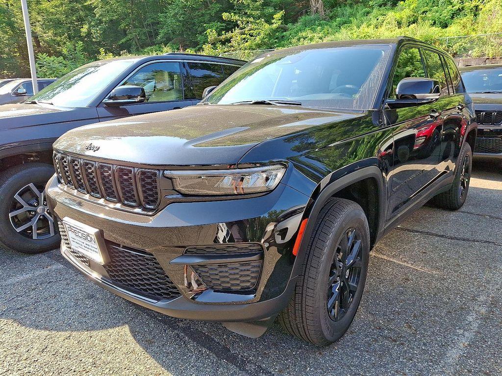 new 2025 Jeep Grand Cherokee car, priced at $46,730
