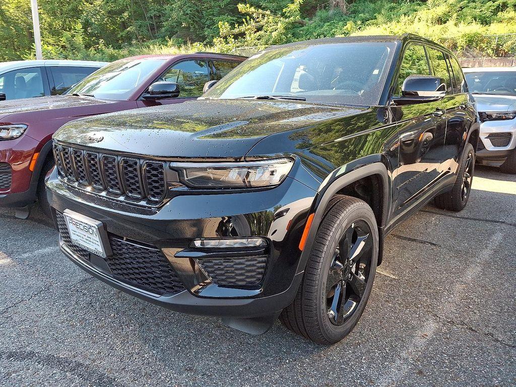 new 2025 Jeep Grand Cherokee car, priced at $53,160