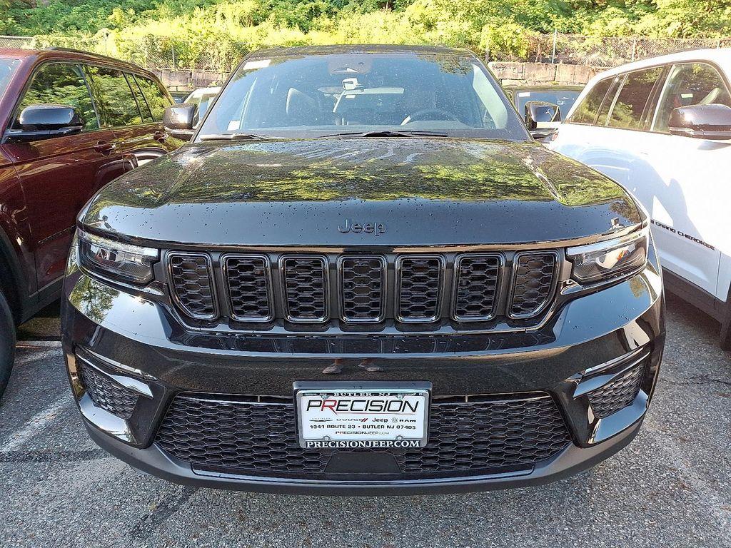 new 2025 Jeep Grand Cherokee car, priced at $53,160
