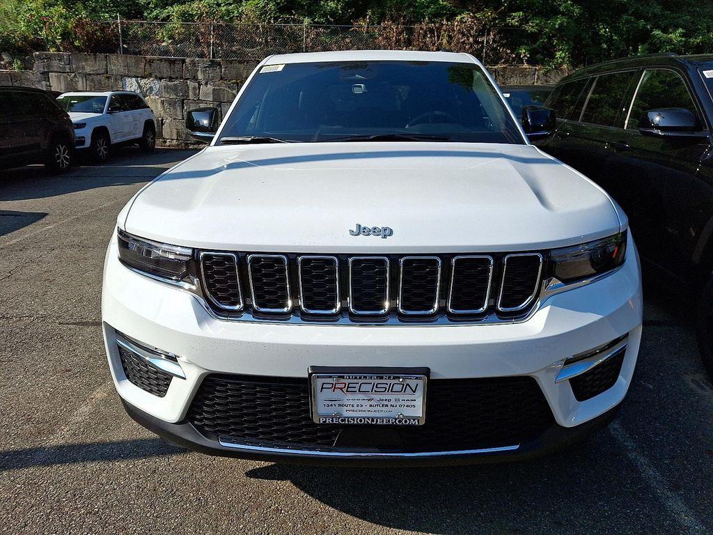 new 2025 Jeep Grand Cherokee car, priced at $49,415
