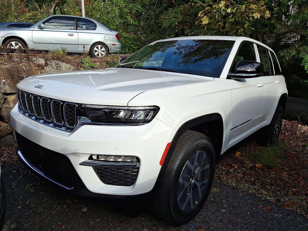 new 2025 Jeep Grand Cherokee car, priced at $49,415