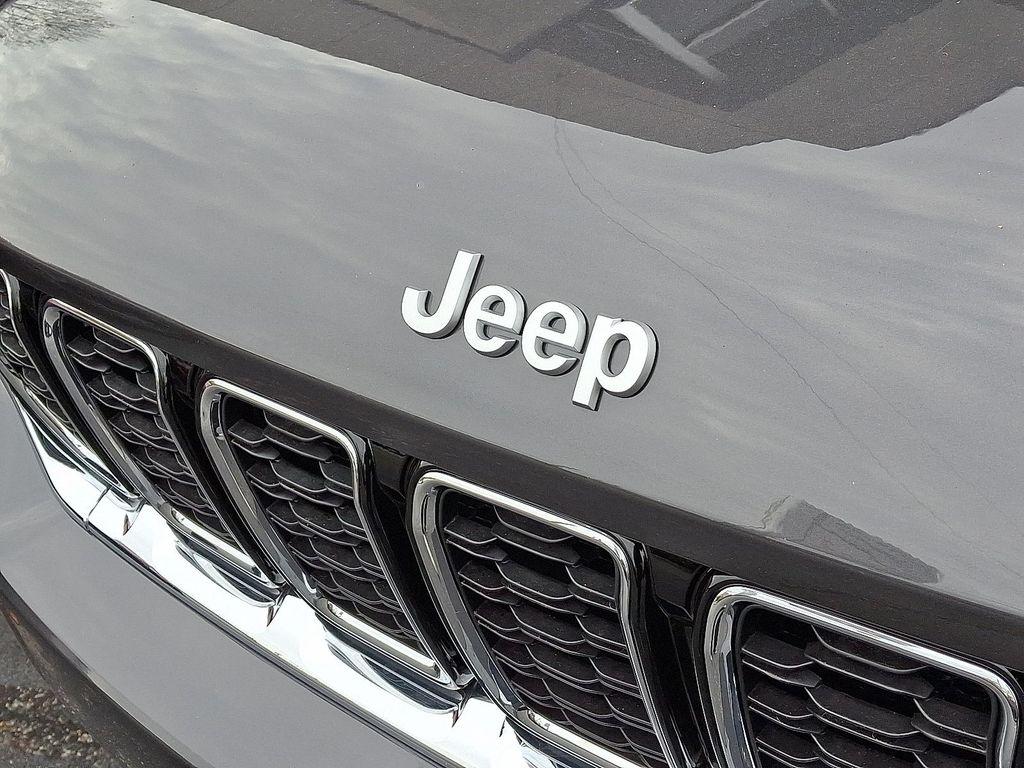 new 2025 Jeep Grand Cherokee car, priced at $51,005