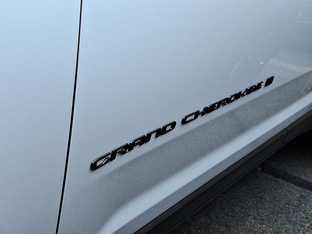 new 2025 Jeep Grand Cherokee car, priced at $55,490