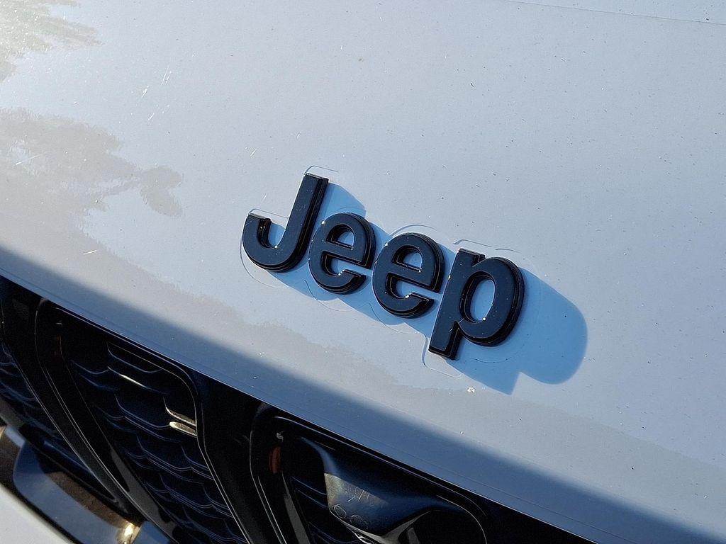 new 2025 Jeep Grand Cherokee car, priced at $55,490