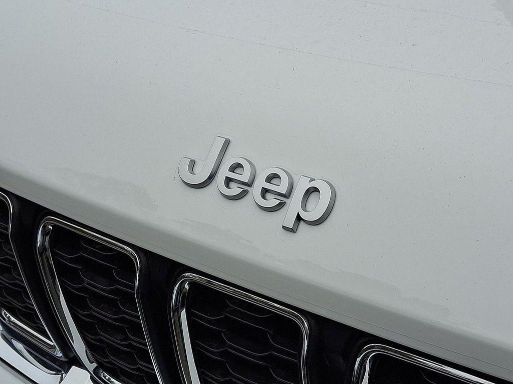 new 2025 Jeep Grand Cherokee car, priced at $42,205