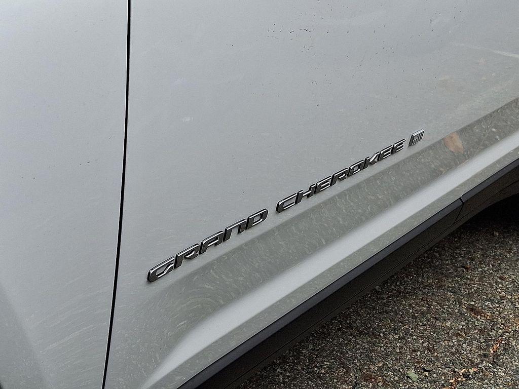 new 2025 Jeep Grand Cherokee car, priced at $42,205