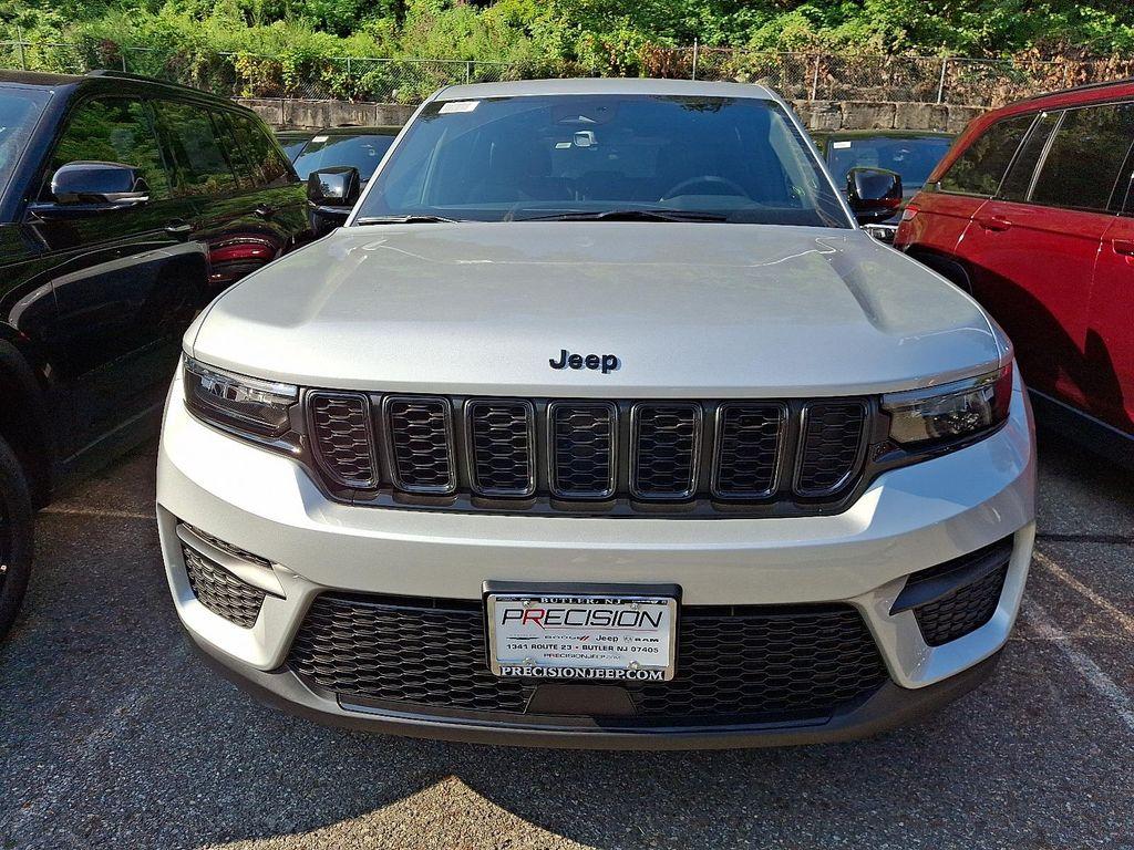 new 2025 Jeep Grand Cherokee car, priced at $46,730