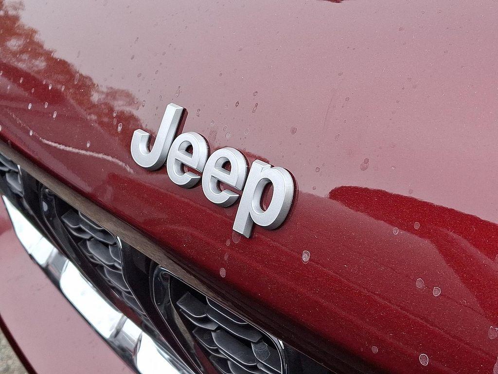 new 2025 Jeep Grand Cherokee car, priced at $44,170