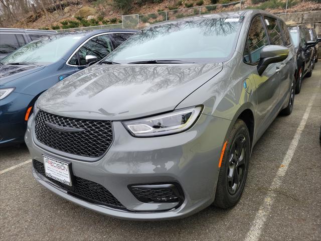 new 2023 Chrysler Pacifica Hybrid car, priced at $58,470