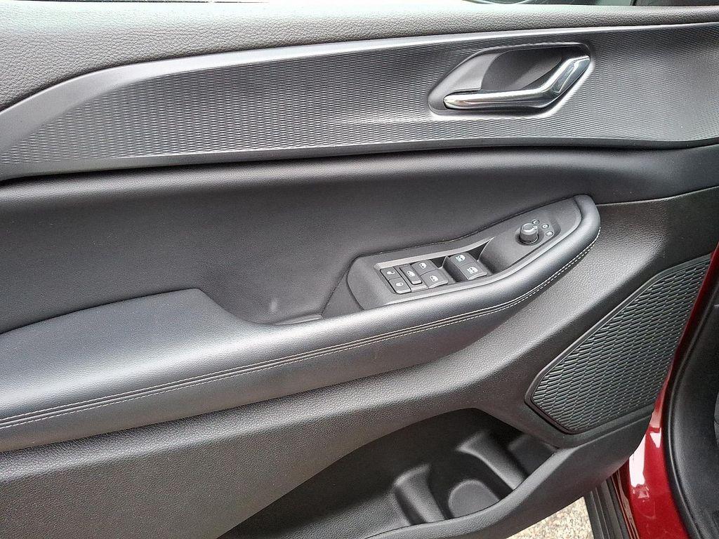 used 2024 Jeep Grand Cherokee L car, priced at $34,744