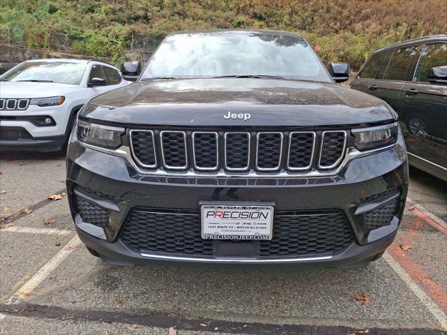 new 2025 Jeep Grand Cherokee car, priced at $43,970