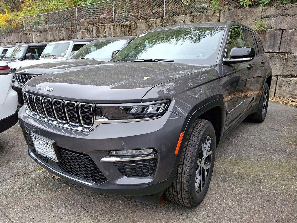 new 2025 Jeep Grand Cherokee car, priced at $52,935