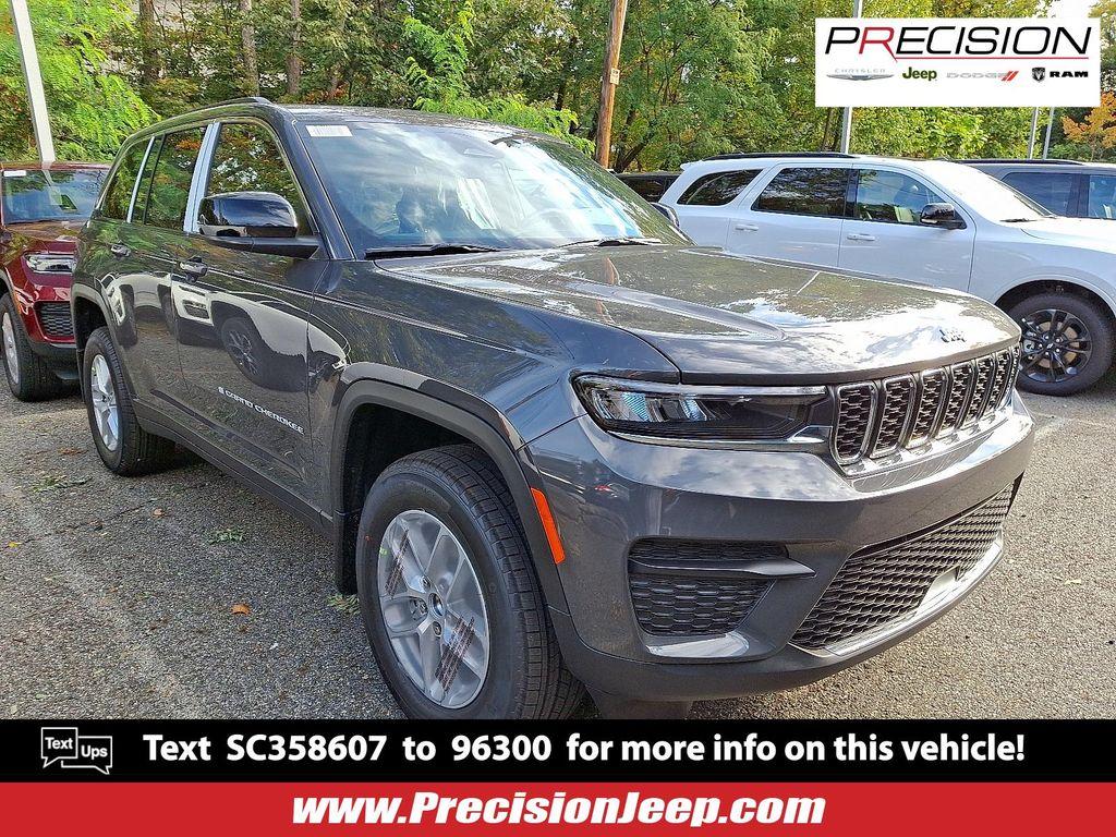 new 2025 Jeep Grand Cherokee car, priced at $44,595