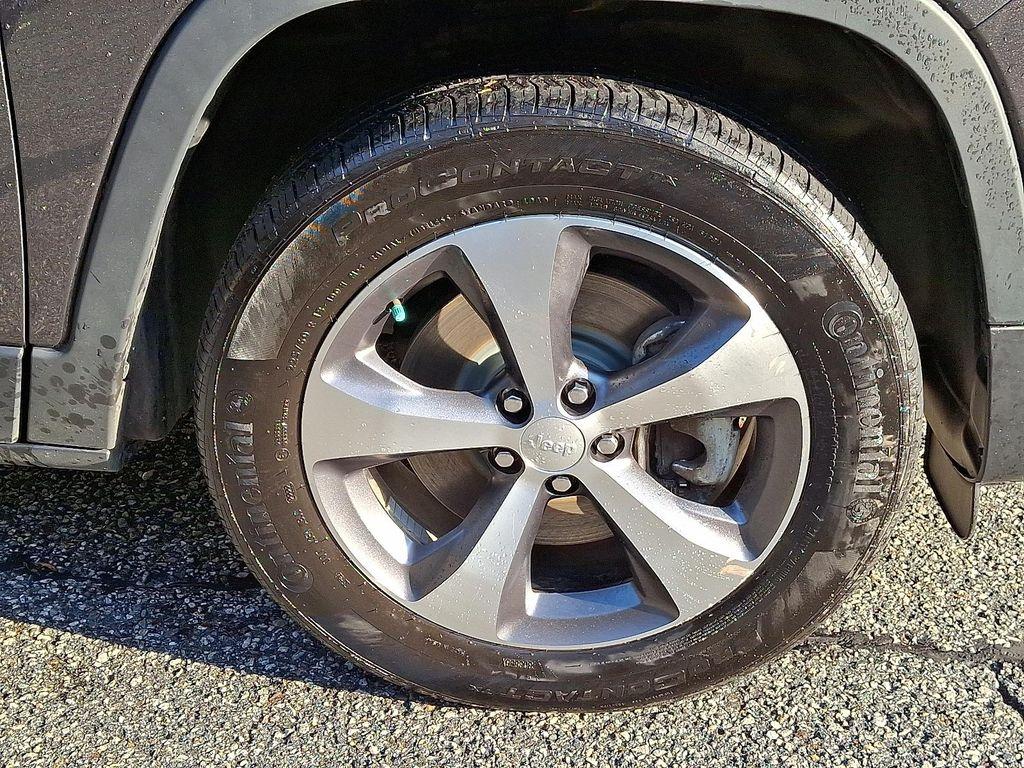 used 2022 Jeep Cherokee car, priced at $29,222