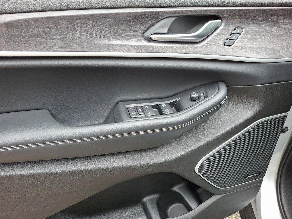 used 2021 Jeep Grand Cherokee L car, priced at $32,921