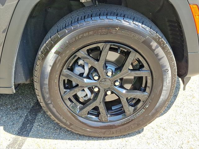used 2025 Jeep Grand Cherokee car, priced at $40,955