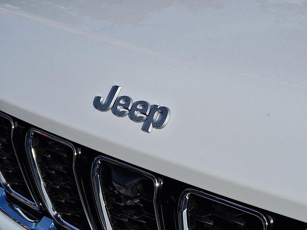 new 2025 Jeep Grand Cherokee car, priced at $52,340