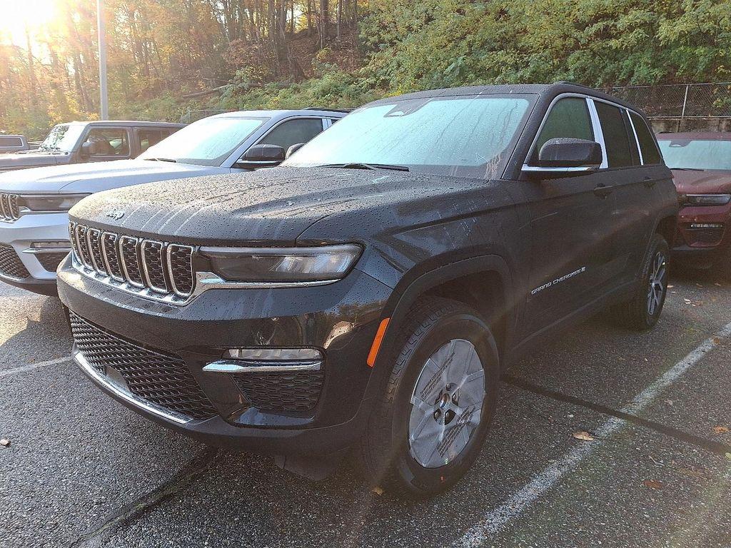 new 2025 Jeep Grand Cherokee car, priced at $50,010