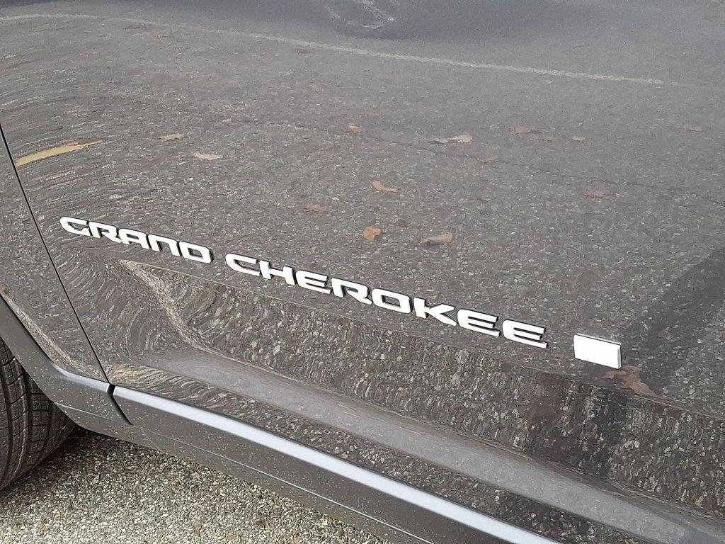 new 2025 Jeep Grand Cherokee car, priced at $47,495