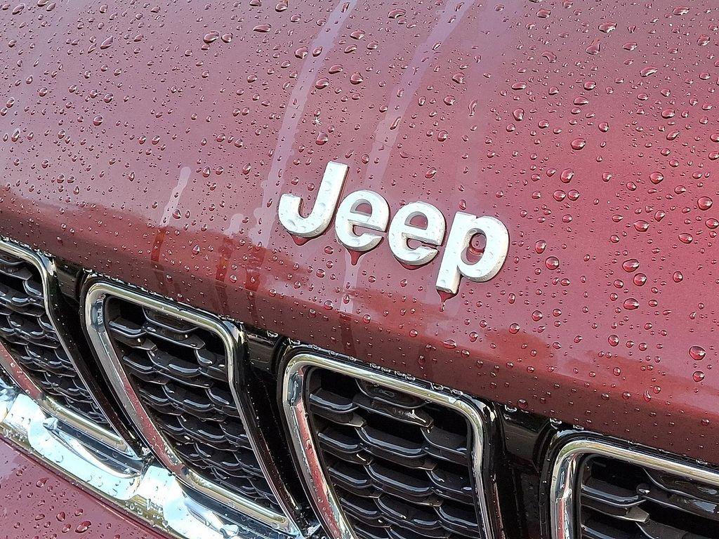 new 2025 Jeep Grand Cherokee car, priced at $50,010