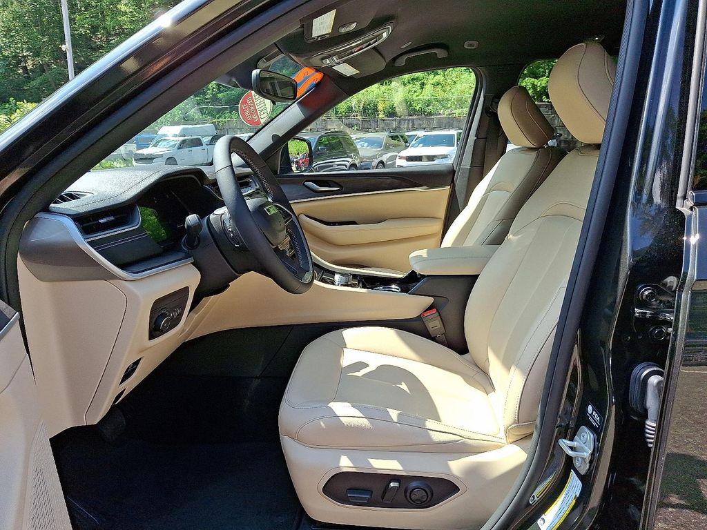 used 2023 Jeep Grand Cherokee car, priced at $38,753