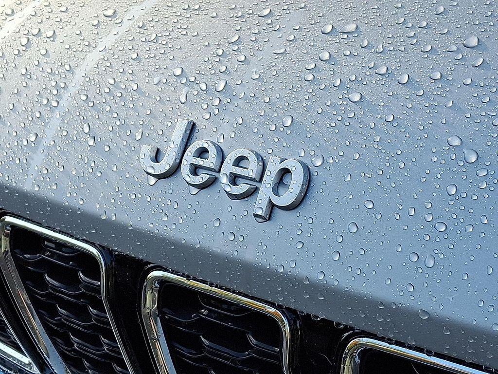 new 2025 Jeep Grand Cherokee car, priced at $50,010