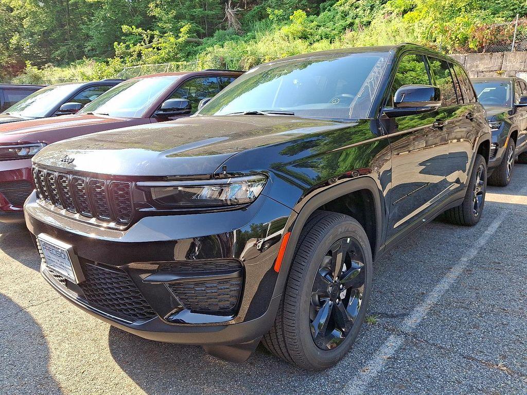 new 2025 Jeep Grand Cherokee car, priced at $48,375