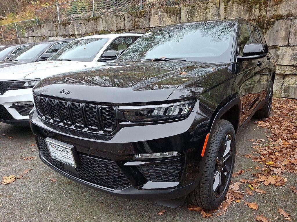 new 2025 Jeep Grand Cherokee car, priced at $53,735