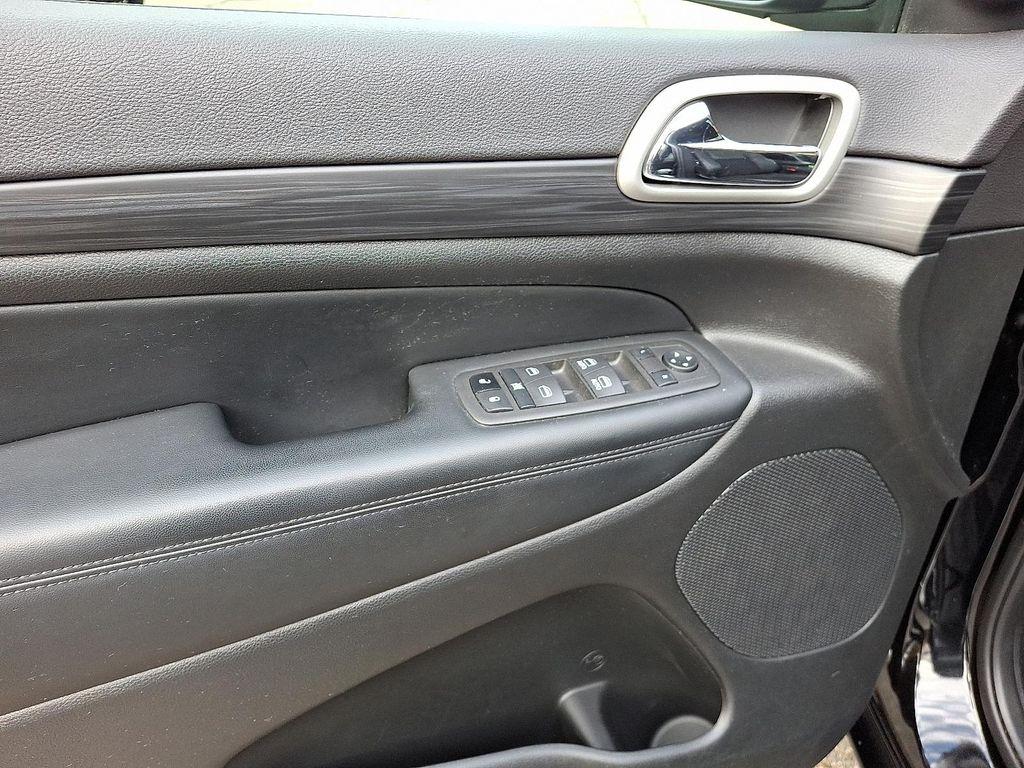 used 2022 Jeep Grand Cherokee car, priced at $31,922