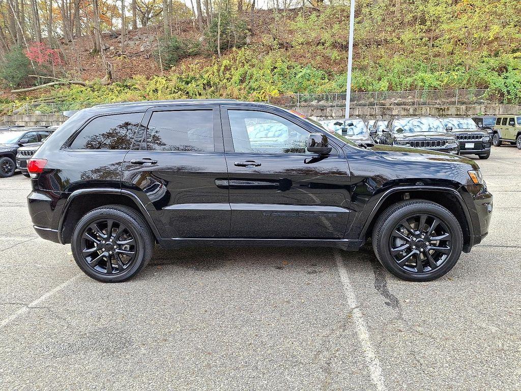 used 2022 Jeep Grand Cherokee car, priced at $31,922