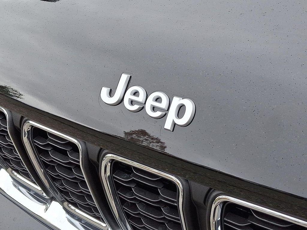 new 2025 Jeep Grand Cherokee car, priced at $42,800