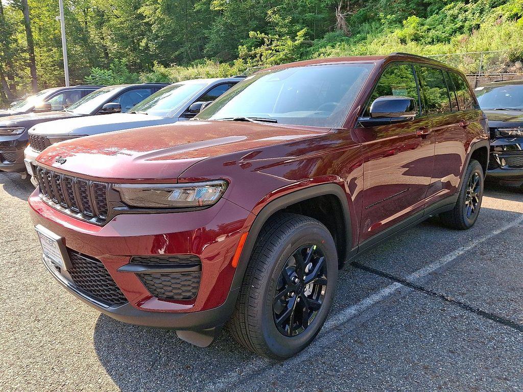 new 2025 Jeep Grand Cherokee car, priced at $46,730