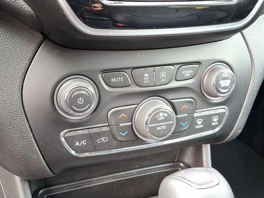 used 2019 Jeep Cherokee car, priced at $18,629