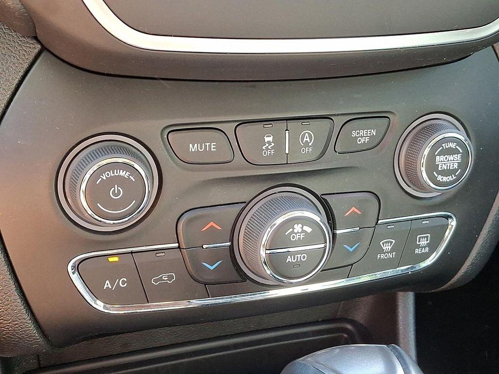 used 2023 Jeep Cherokee car, priced at $24,933