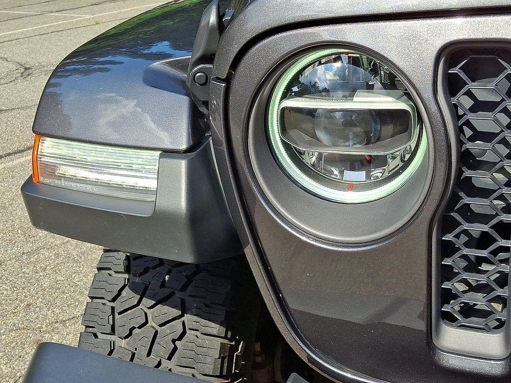 used 2021 Jeep Gladiator car, priced at $40,511