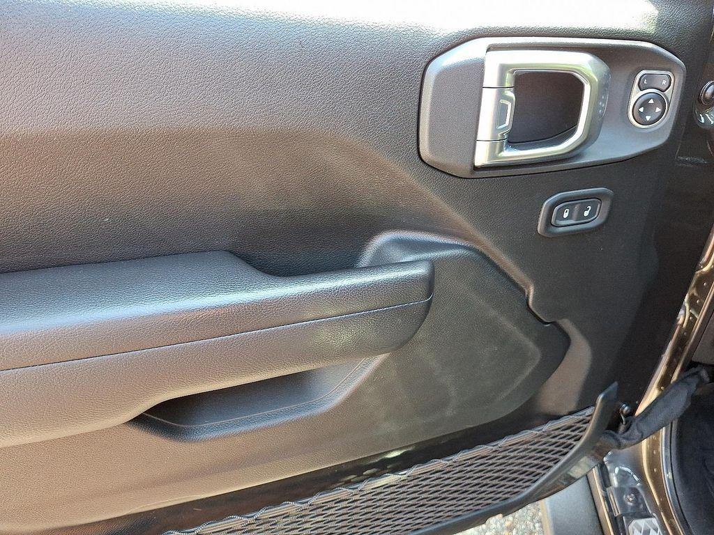used 2021 Jeep Gladiator car, priced at $40,511