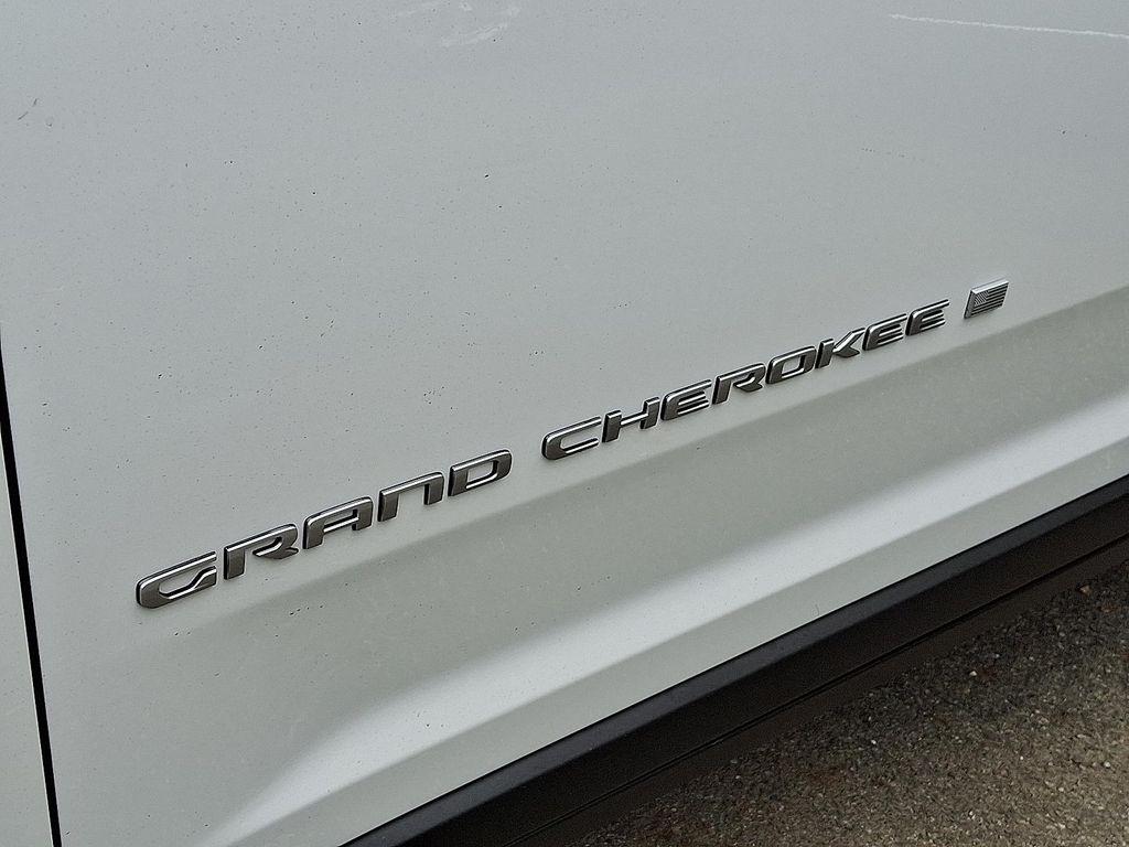 new 2025 Jeep Grand Cherokee car, priced at $43,575