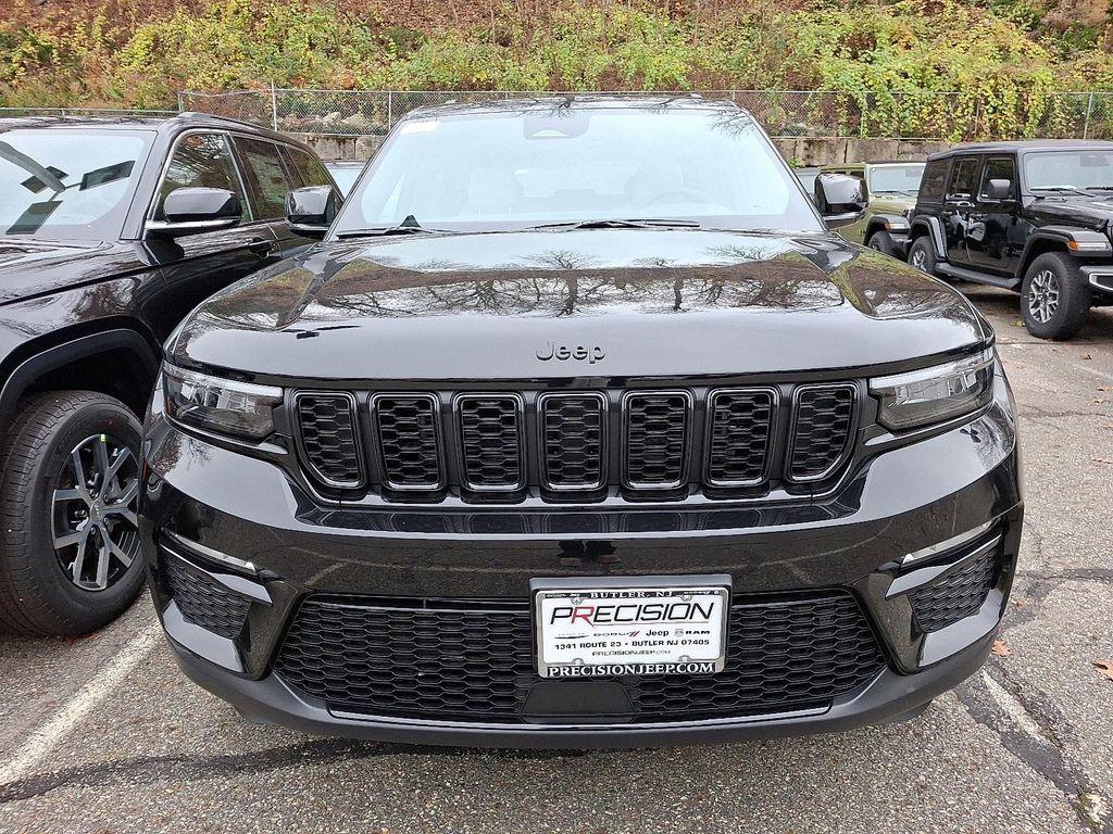 new 2025 Jeep Grand Cherokee car, priced at $52,735