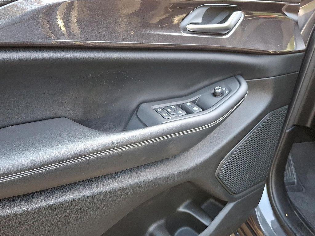 used 2023 Jeep Grand Cherokee car, priced at $29,933