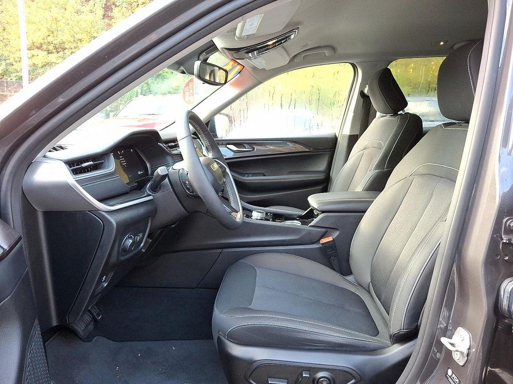 used 2023 Jeep Grand Cherokee car, priced at $29,933