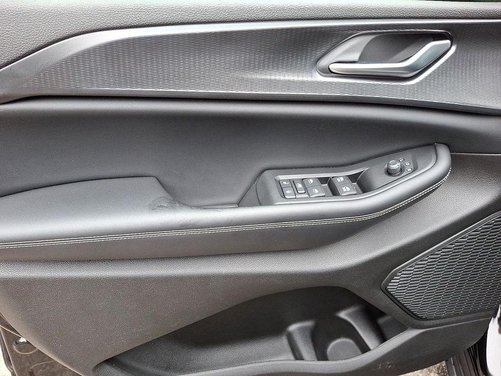 used 2023 Jeep Grand Cherokee car, priced at $31,533